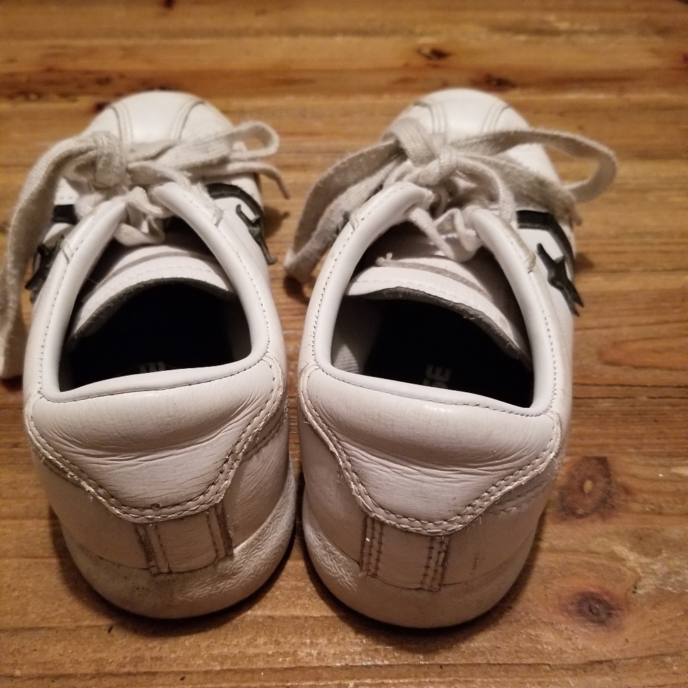 Converse - Picture 3 of 3